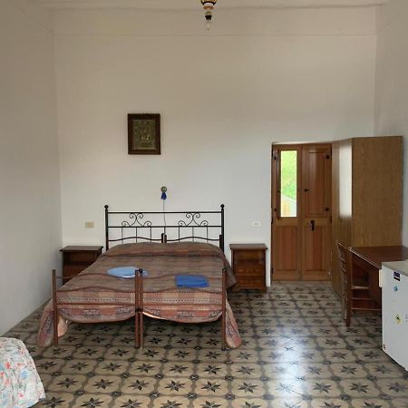 Case La Pergola Stromboli Bagian luar foto