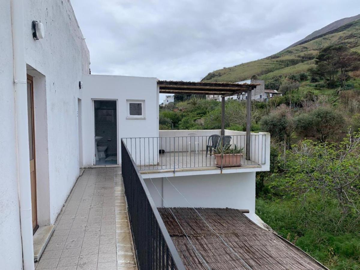 Case La Pergola Stromboli Bagian luar foto