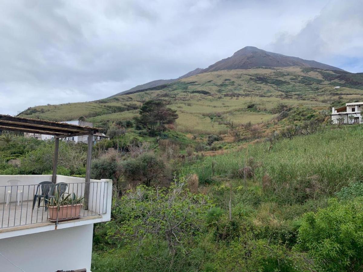 Case La Pergola Stromboli Bagian luar foto