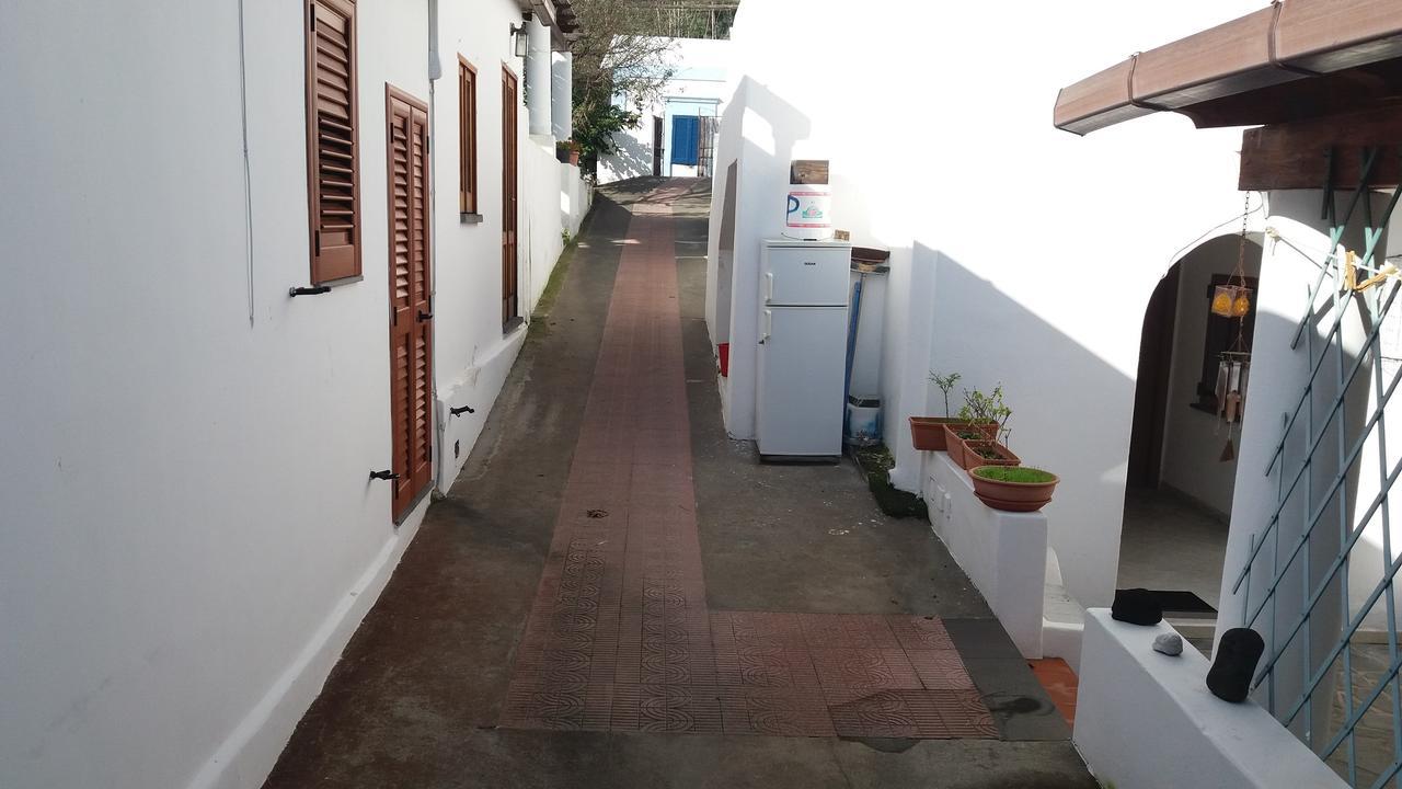 Case La Pergola Stromboli Bagian luar foto